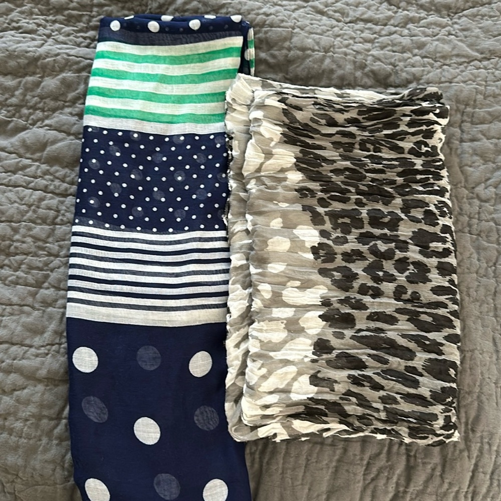 2 scarves